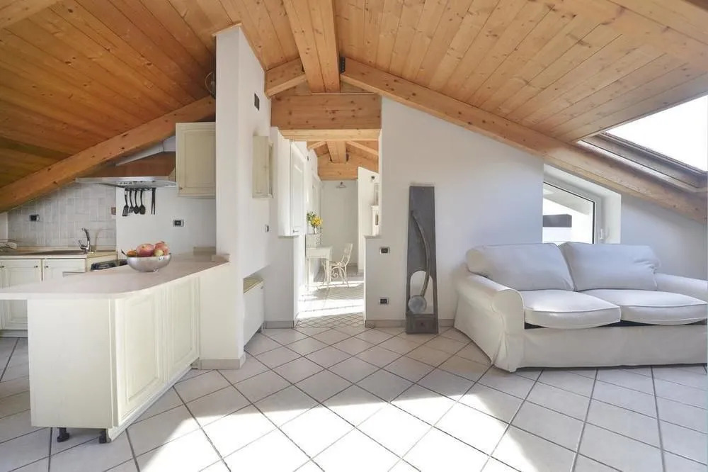 Irnerio White Apartment