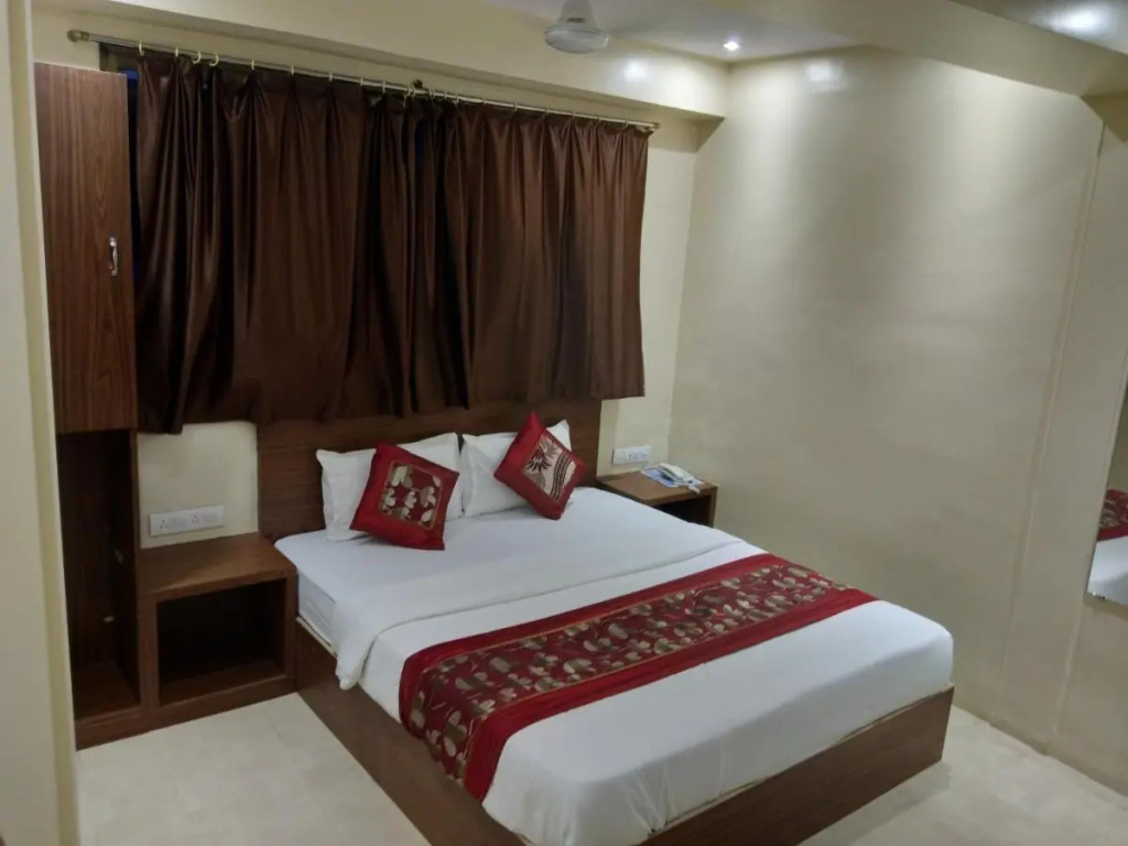Hotel Rishi International