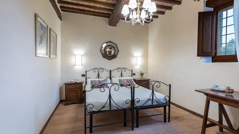 VILLA LE TORNAIE 14, Emma Villas