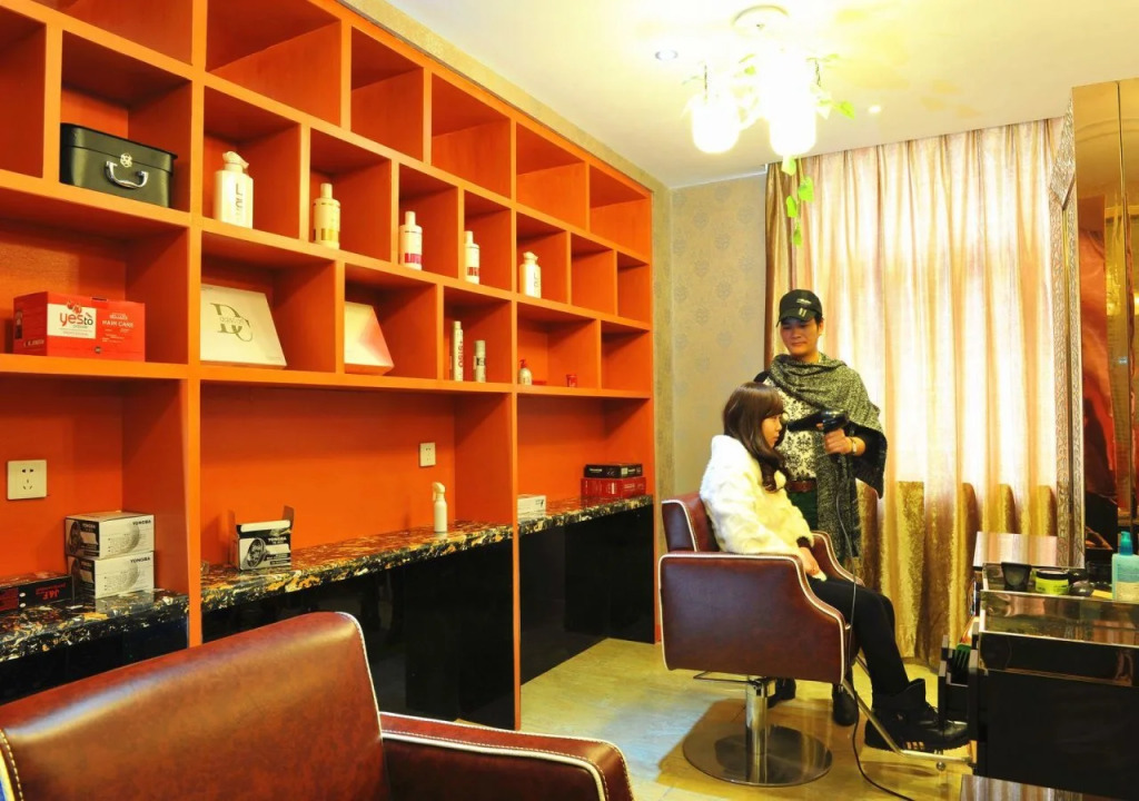 City Hotel(Hangzhou Renmin Road Metro Station)