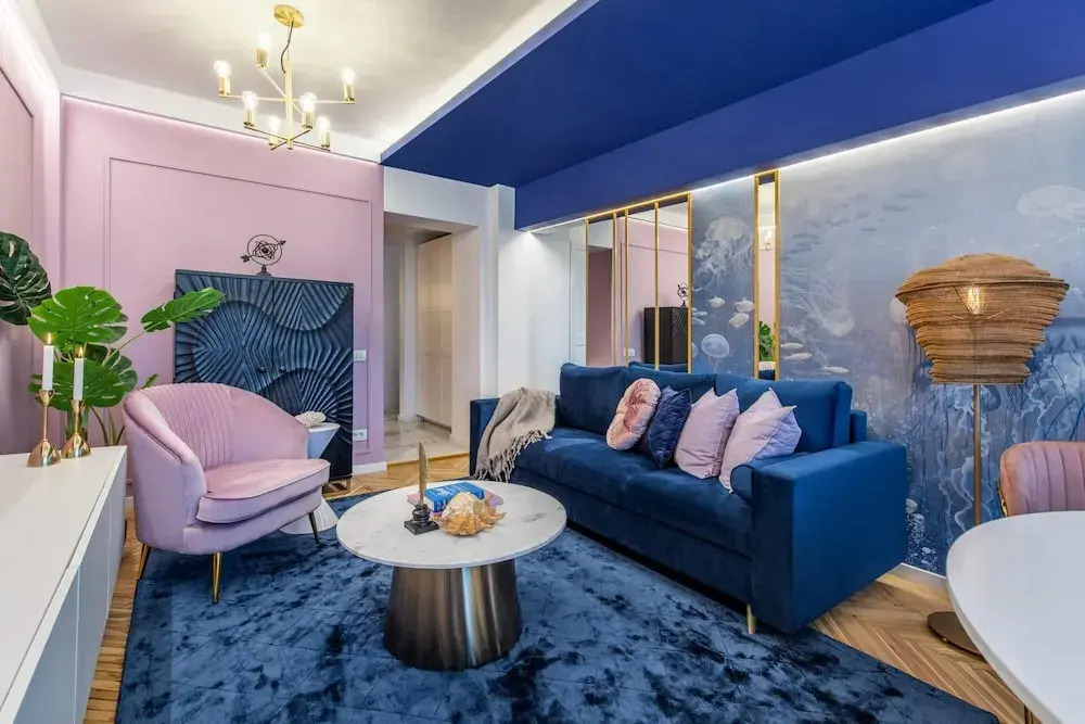 HOLT -  Wonderful 2 bed, 2 bath flat in the center of Bucharest