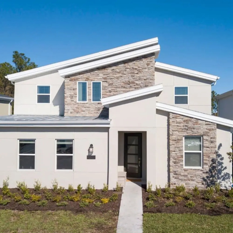 4577 Stunning 7BD Home