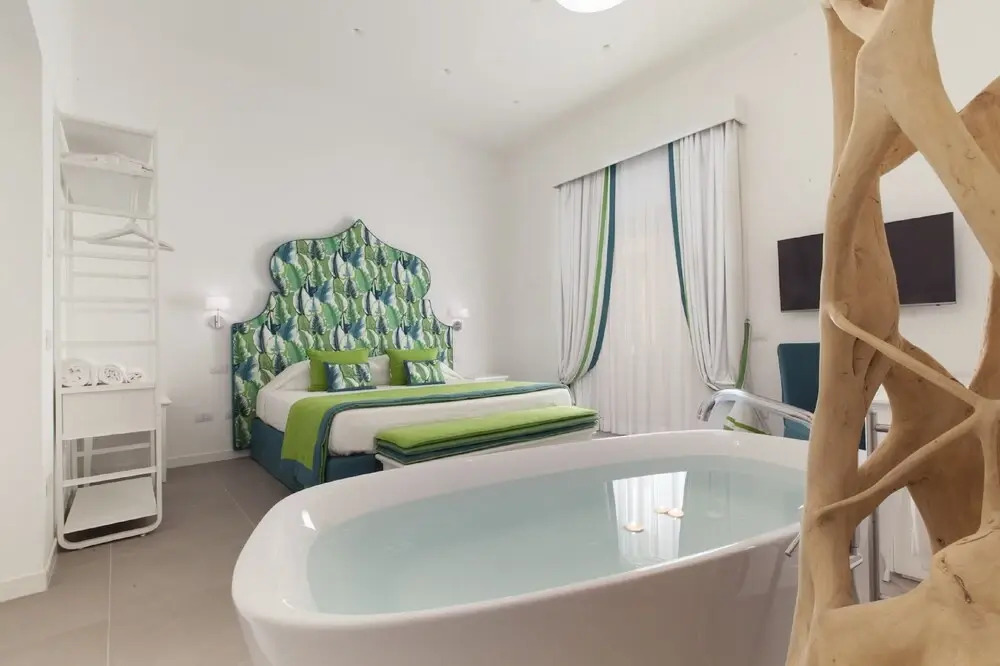 Blue Suite Sorrento Tasso Square