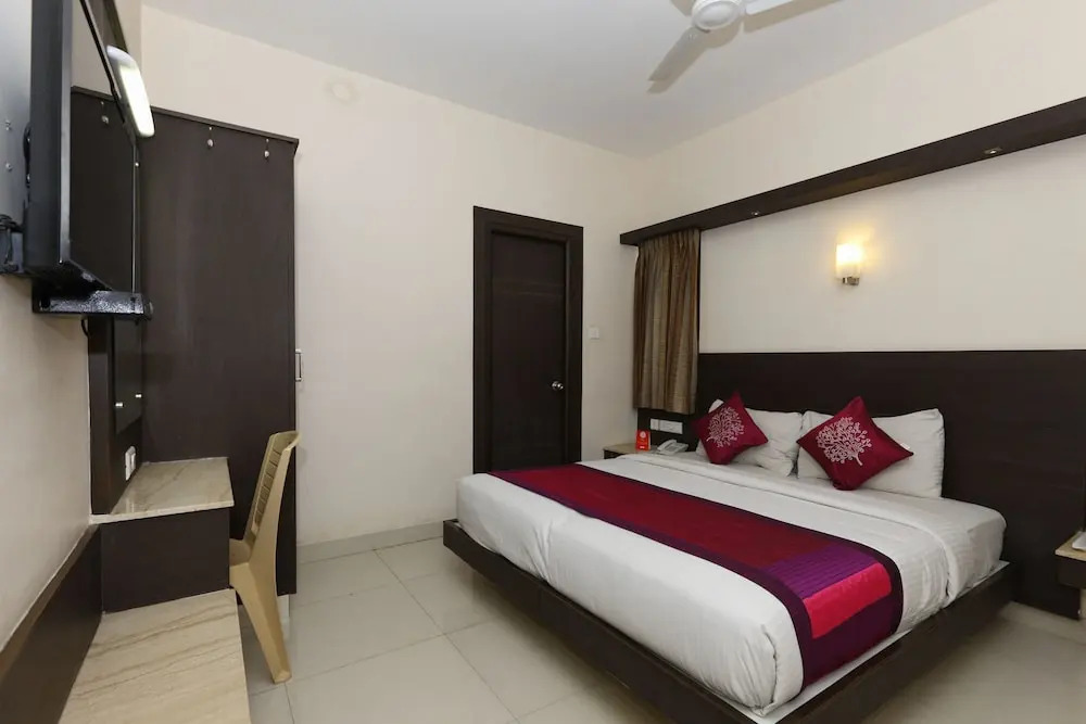 Collection O 4658 Akil Residency