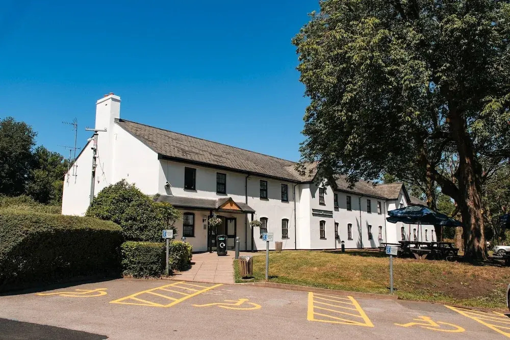 Coach & Horses Hotel