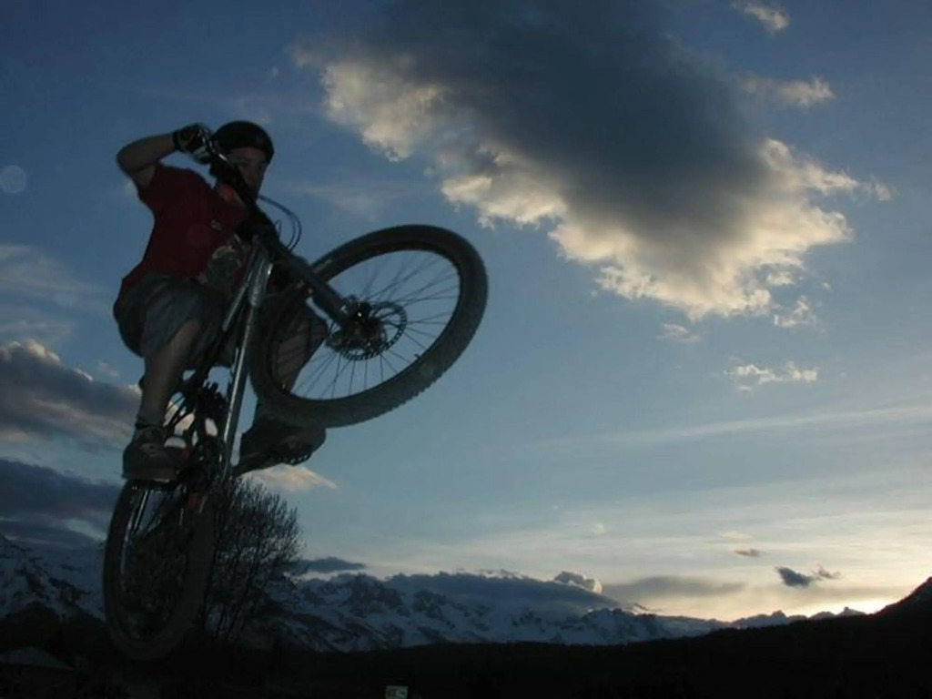 The Raging Elk Adventure Lodging