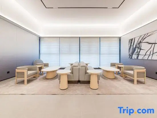 Quan Ji Hotel (Zhengzhou East Railway Station East Square, Pu tian West Metro Station)