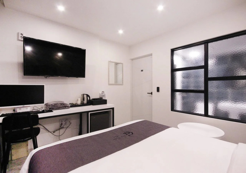 Gray Motel