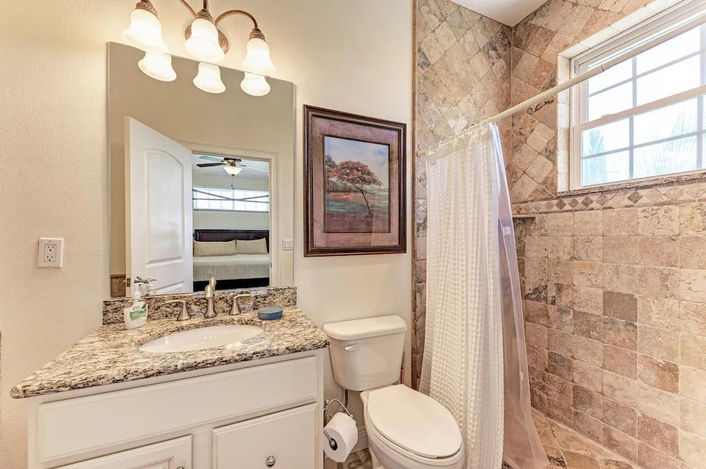 Beautiful Northshore Beauty- 5 Bed-4ba Private Pool Great Location