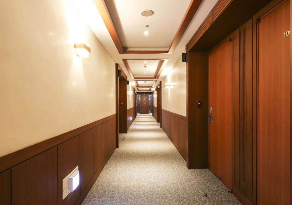 Themepark Tourist Hotel