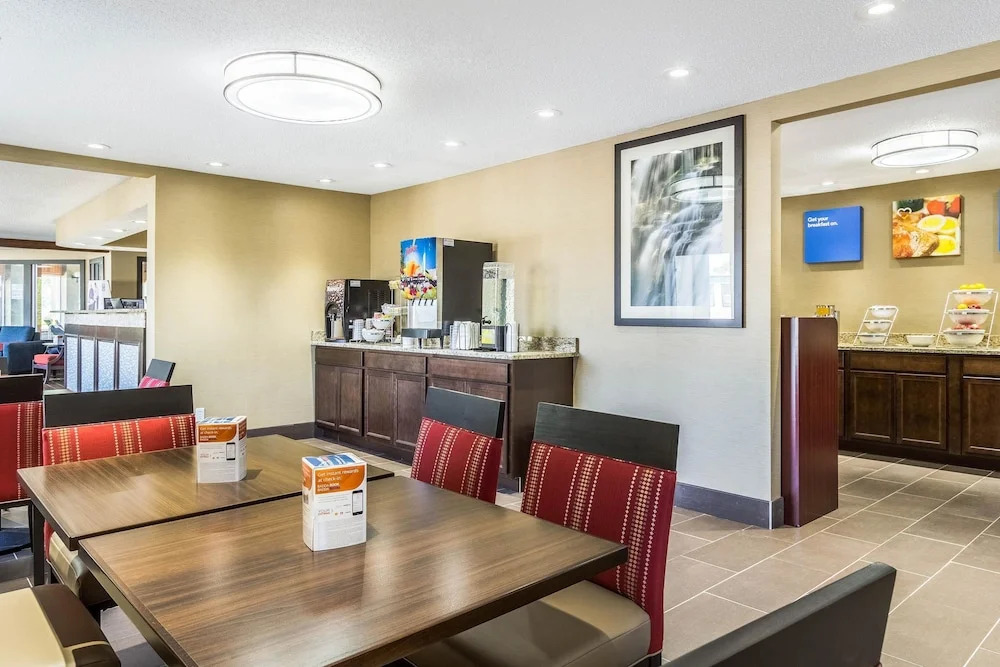 All American Inn & Suites Norwalk