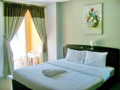 Baan Tonnam Guesthouse