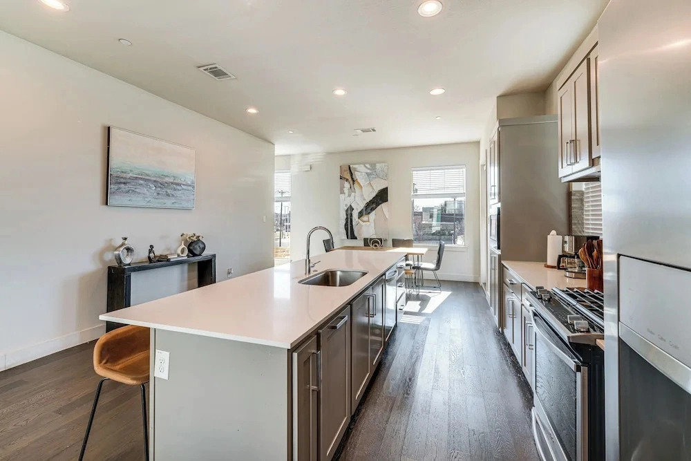 Work & Play! Gem w/ Fire Pit, 3 Mi to Dtwn Dallas