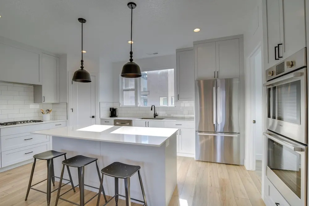 Modern Downtown Provo Townhome w/ Balcony!