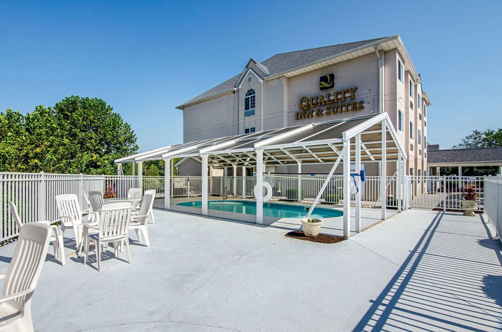 Quality Inn & Suites Bristol North