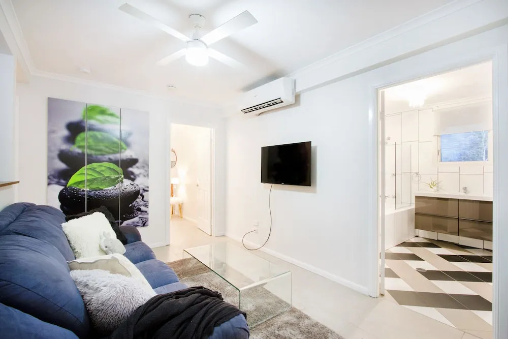 Airlie Beach Eco Cabins - Adults only