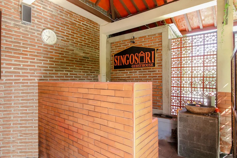 OYO 1361 Singosari Family Residence