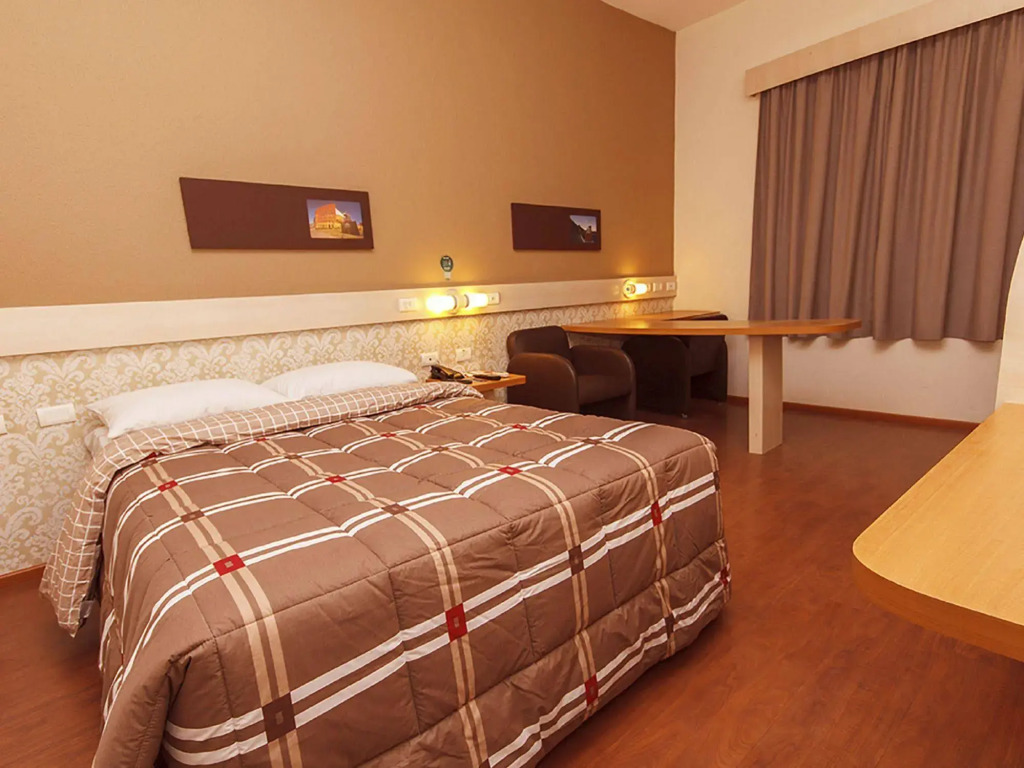 Hotel 10 Ponta Grossa