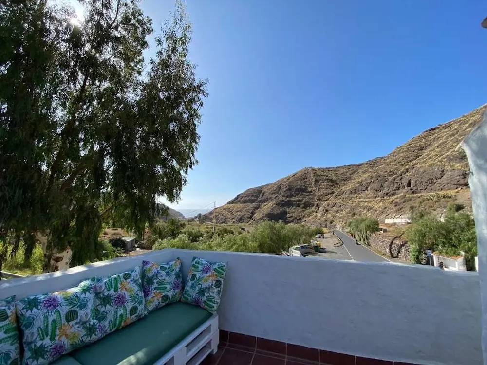 B&B and Apartments El Charco Azul
