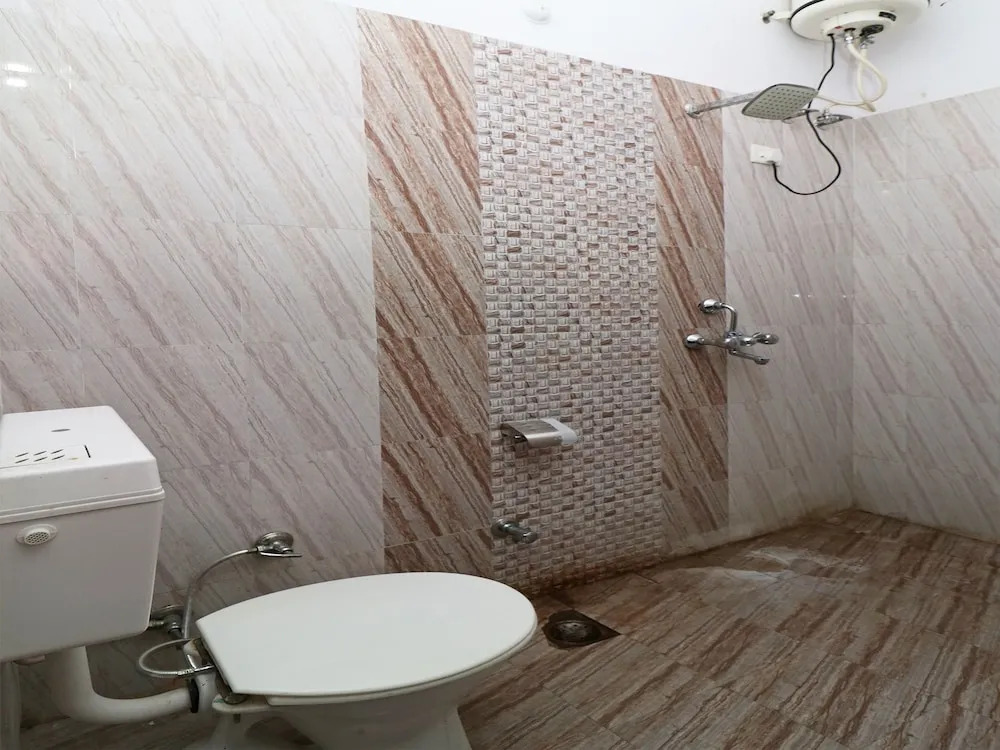 OYO 14708 Hotel Ashiyana