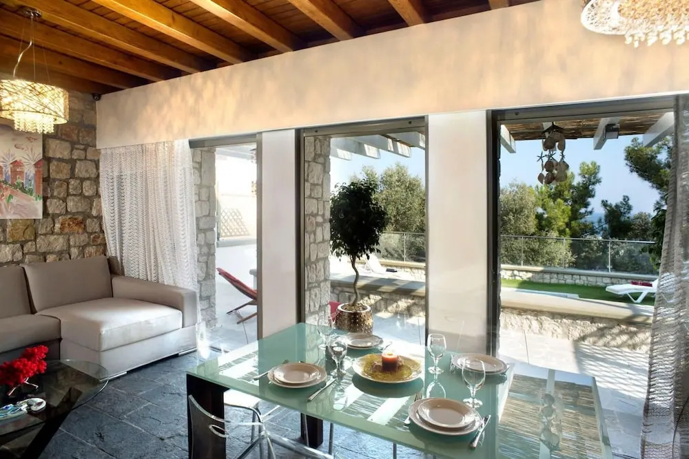 Blue Dream Luxury Villas