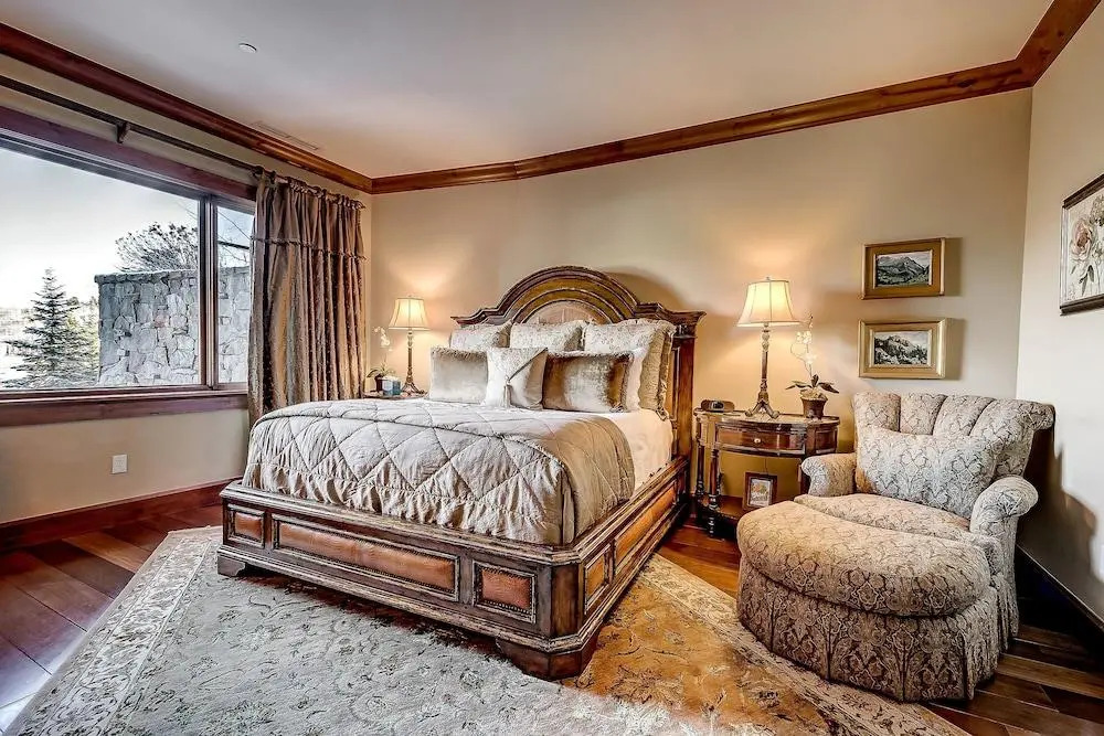 Hummingbird Retreat - Four Bedroom Townhome
