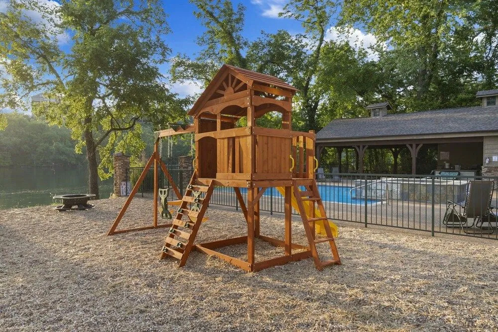 New Lakeview Penthouse - Amenities Galore!