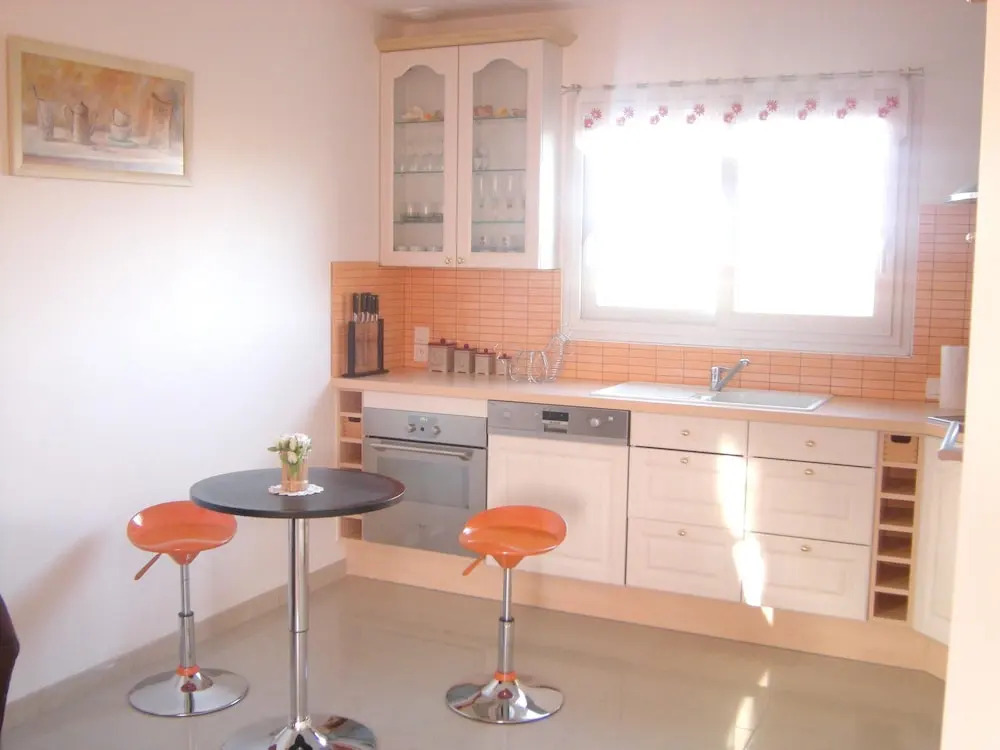 House With 4 Bedrooms in Plougrescant, With Wonderful sea View, Enclos