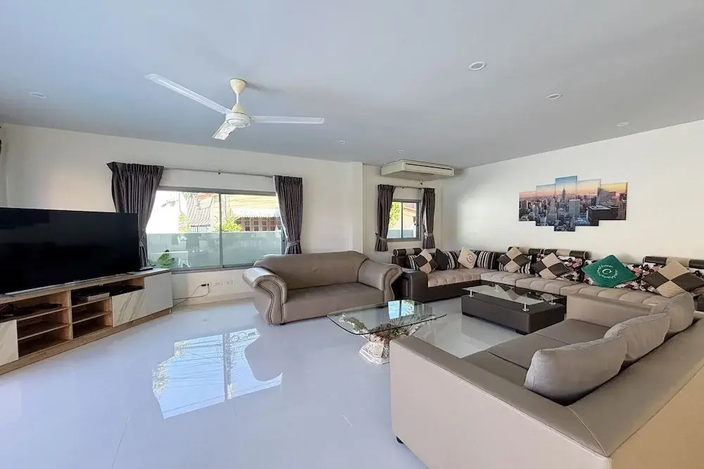 Grand Villa Ishu 4BR Private Pool