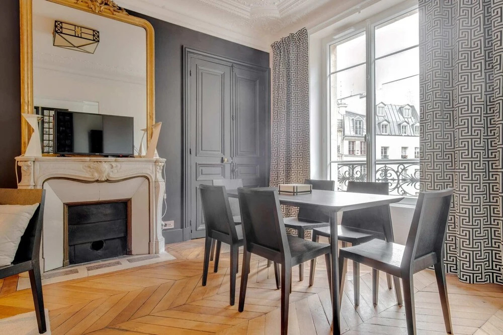 Superb Bright and Luxurious apt in Montogueil
