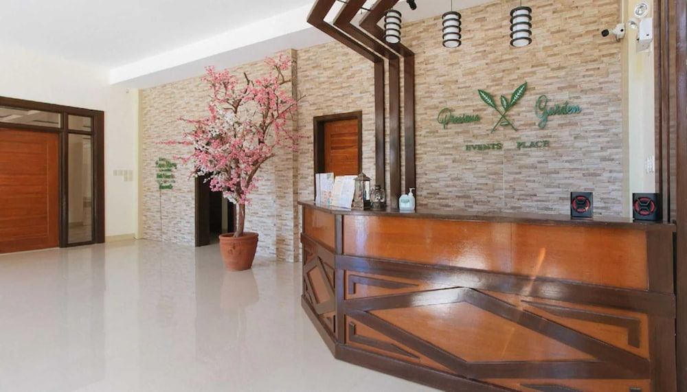 OYO 1152 Hotel Precious Garden Place