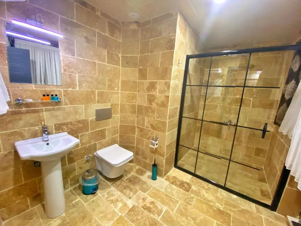 Whitestone Hotel