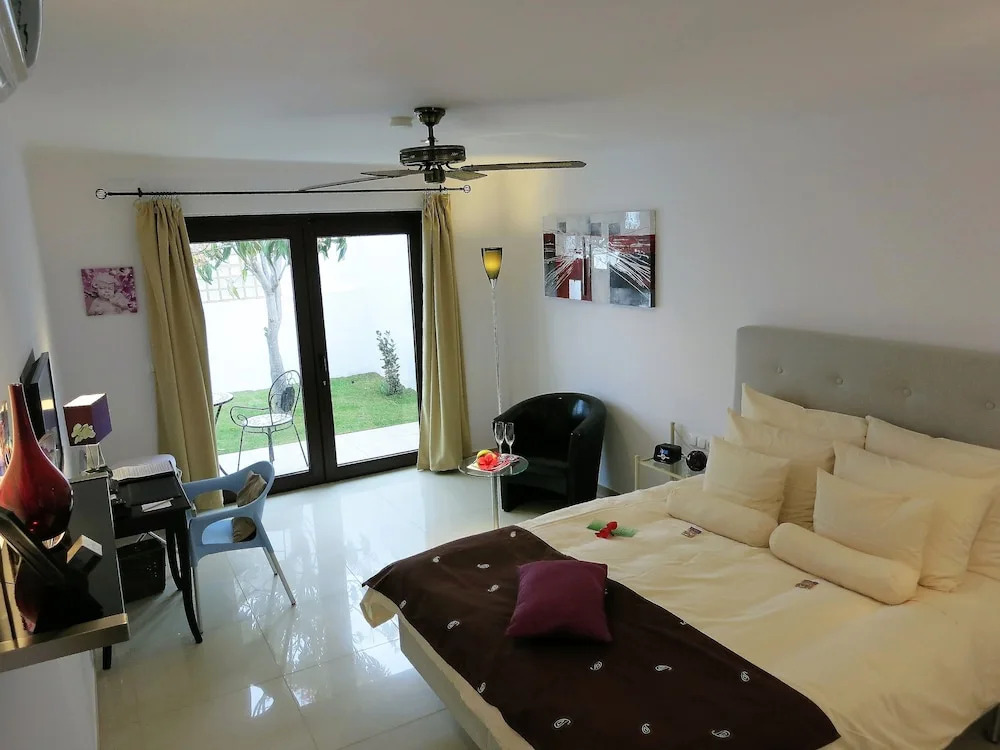Birdcage Gay Men Resort and Lifestyle Hotel