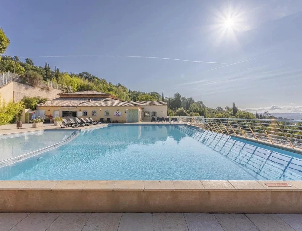 Provencal Retreat With Balcony, Pool Access