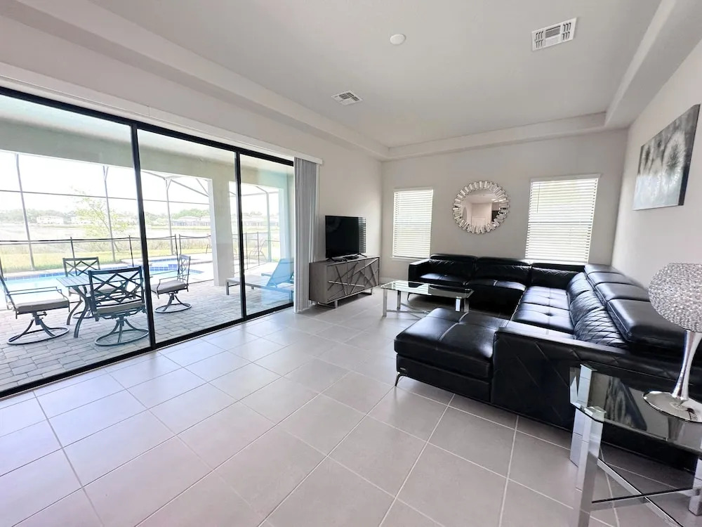 Balmoral Resort-202kb 6 Bedroom Home by RedAwning