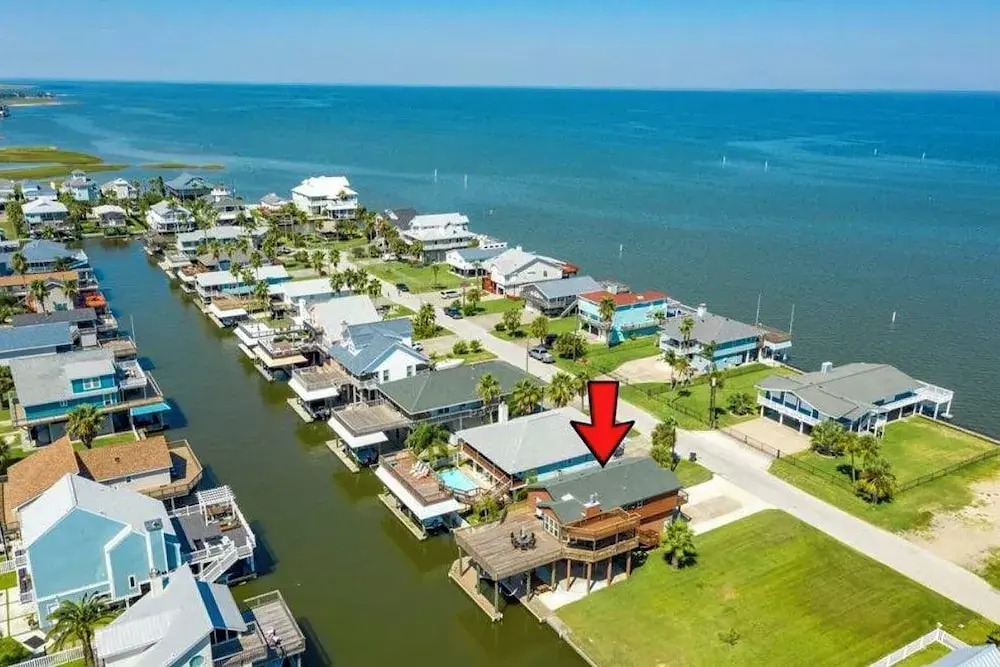 1 Mi to Sea Isle Beach: Canal-front Gem w/ Dock!