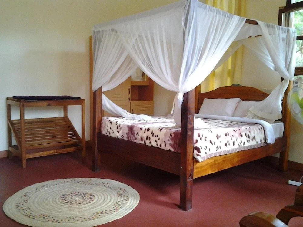 Flamingo Safari Lodge