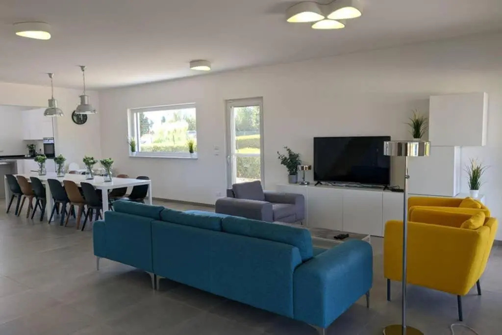 6 bedrooms house with furnished garden and wifi at Corfinio