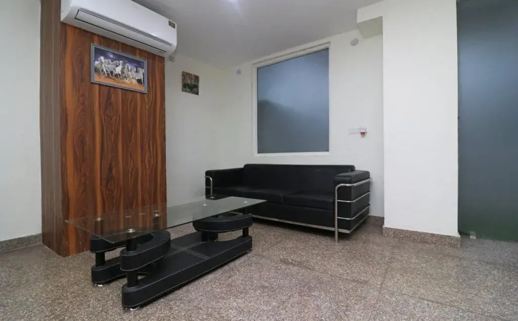 Hotel Azad Square Gurgaon