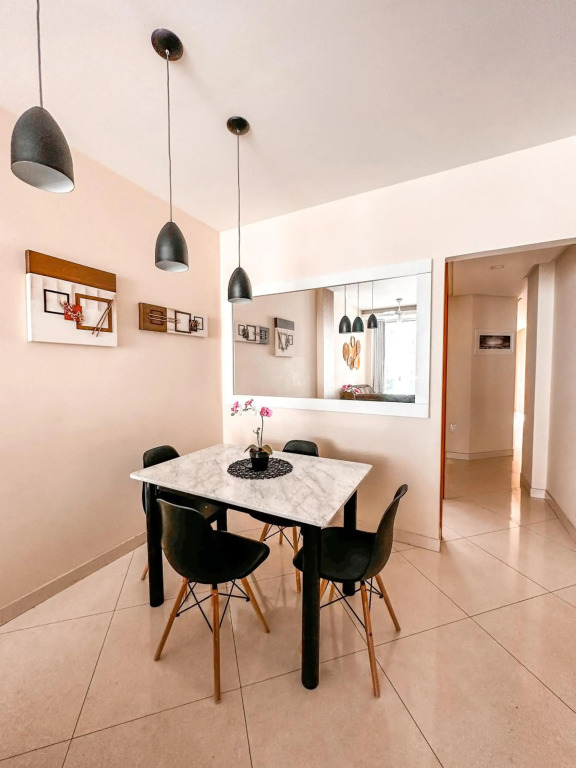 Apt na Praia do Morro,2 quadras do mar,com Garagem