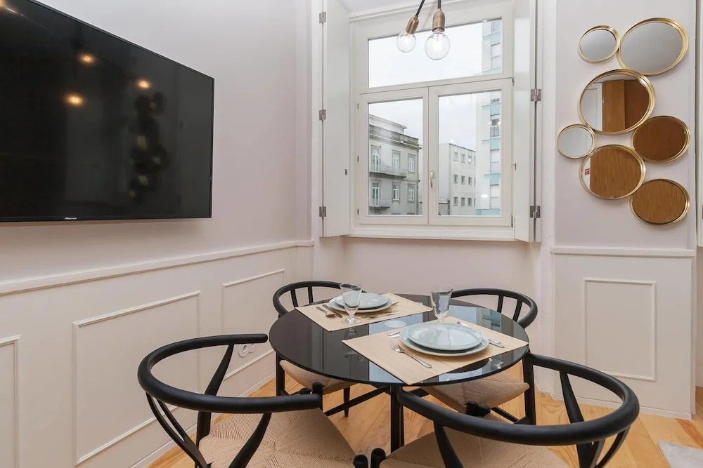 Porto Fancy Deluxe Apartment by GuestReady