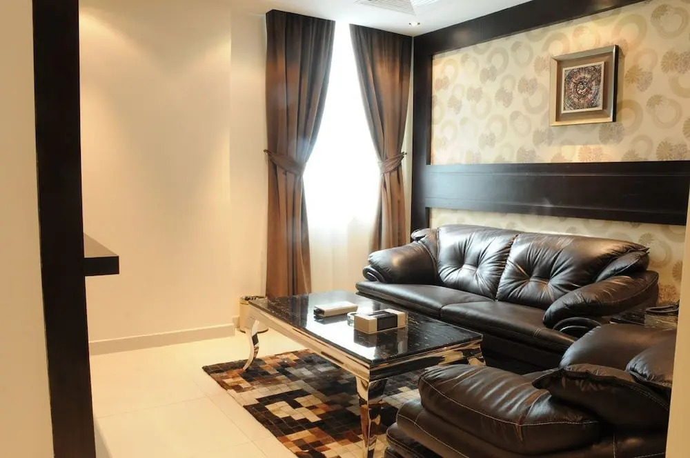 Al Yamama Palace Hotel Suites