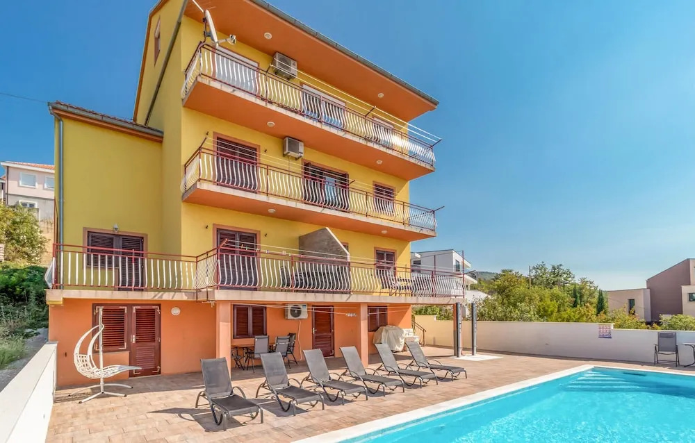 Stunning Apartment in Crikvenica With Outdoor Swimming Pool, Wifi and 2 Bedrooms