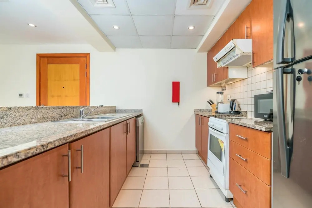 Luxe 1BD Sleeps 4 Parking Pool Gym