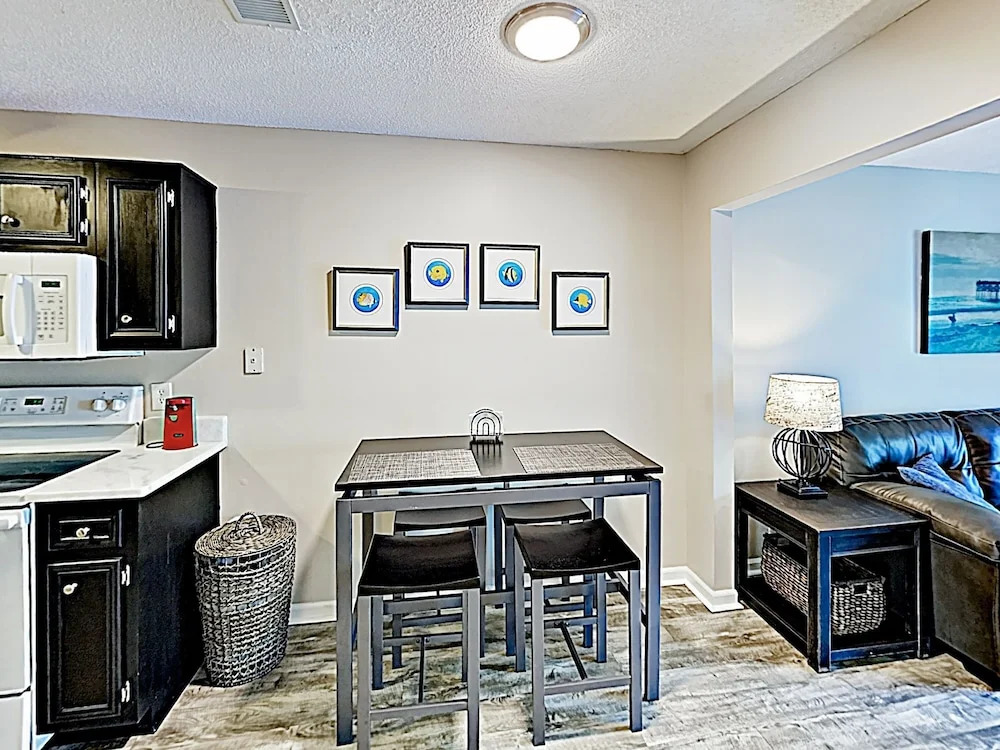 New Listing! Seawalk Condo W/ Pool, Near Beach Condo
