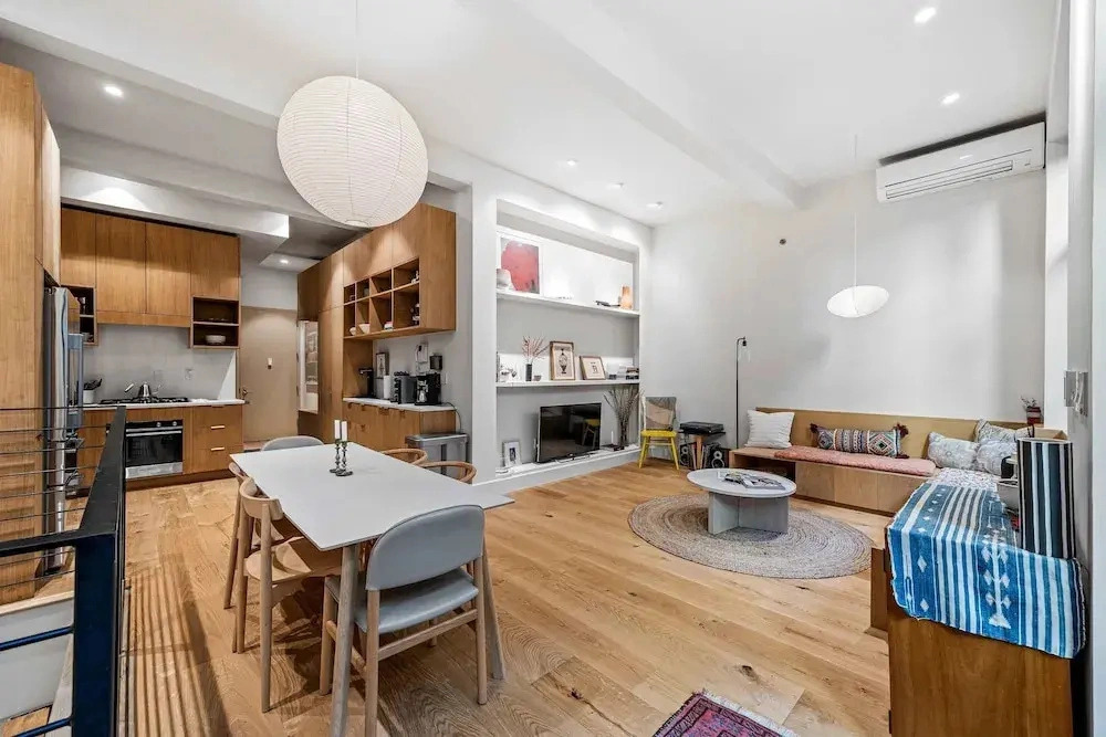 Havemeyer by Rove Travel Duplex Loft w Terrace