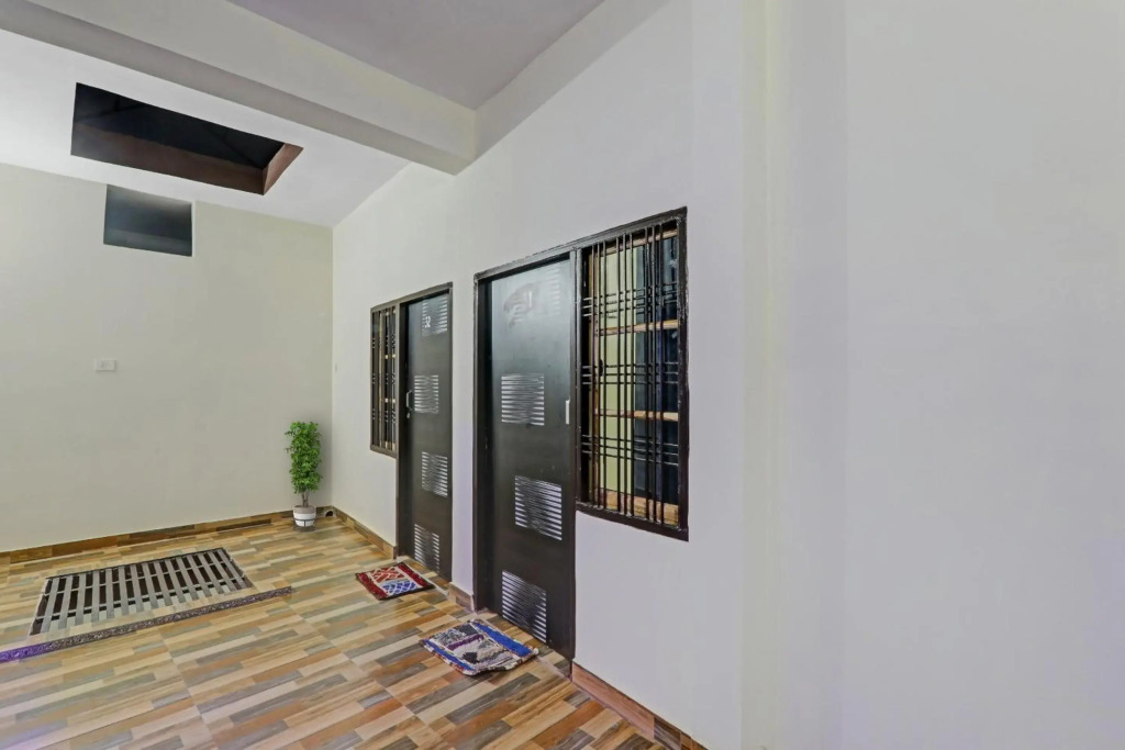 OYO Flagship 80465F R K Hotels