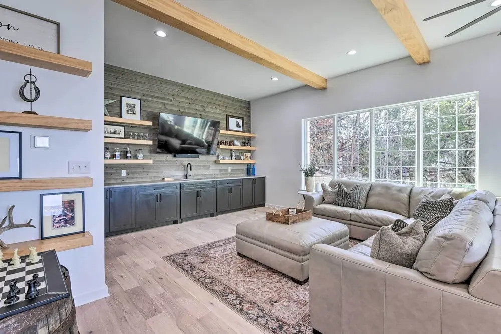 Luxury Lake Granbury Cliffside Home w/ Deck