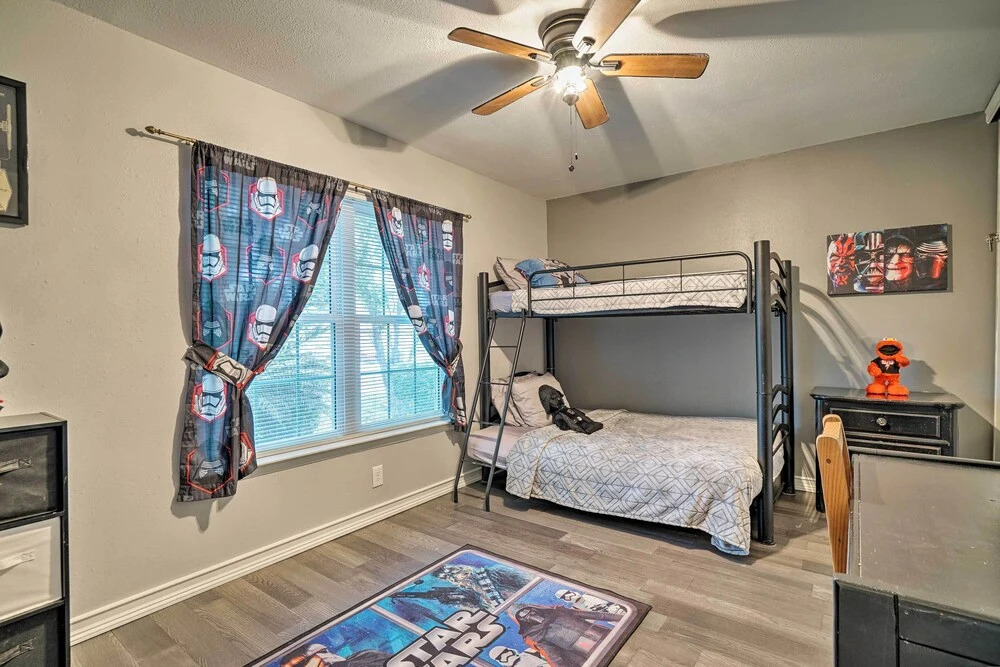 Dog-friendly Texas Retreat w/ Hot Tub, Patio & Bar