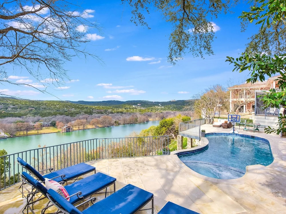 The Arrive Vista Estate Above Lake Austin 5 Bedroom Home